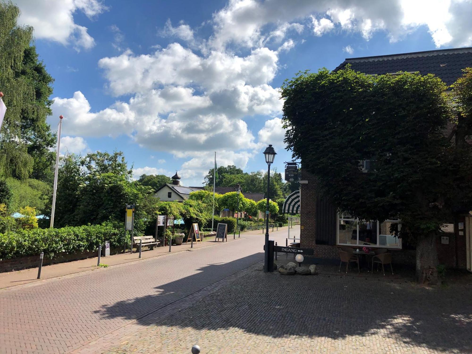 Landhotel De Hoofdige Boer Almen Exterior photo