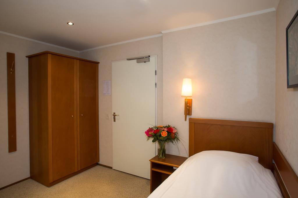 Landhotel De Hoofdige Boer Almen Exterior photo