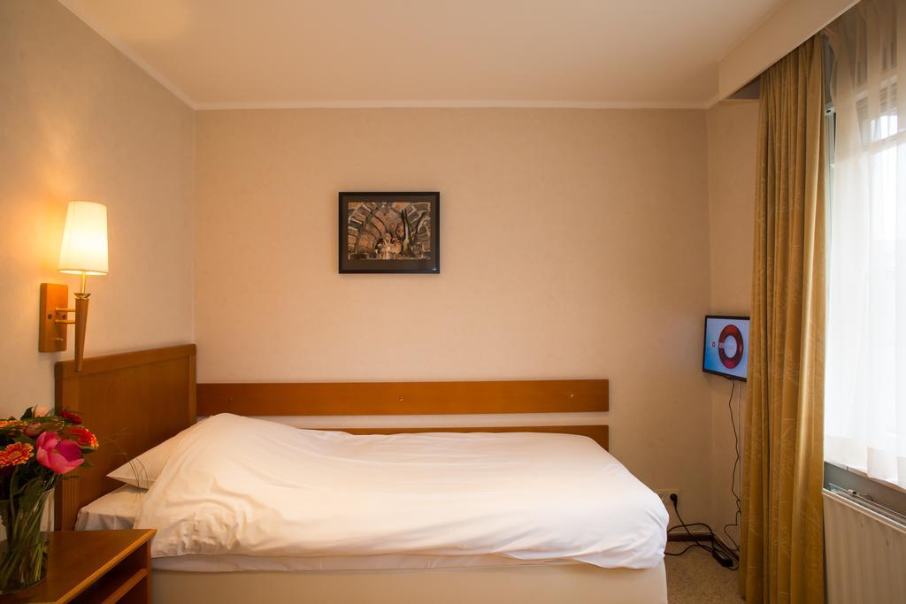 Landhotel De Hoofdige Boer Almen Exterior photo